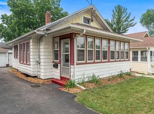 318 Scott Ave, Waukesha, WI 53186