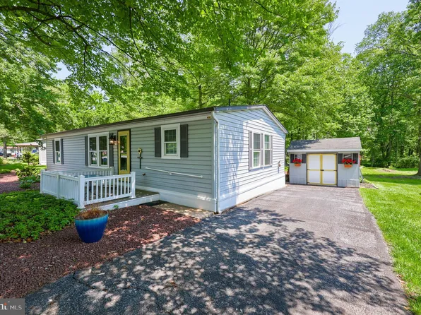 101 Maple Ave, Manheim, PA 17545