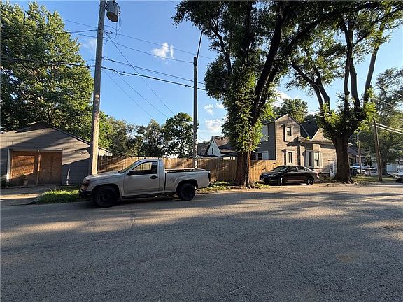 3rd image of 301 Myrtle Ave