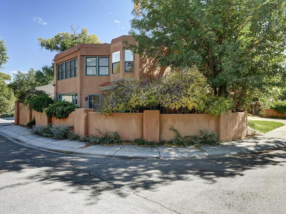 1st image of 2912 Calle Grande NW