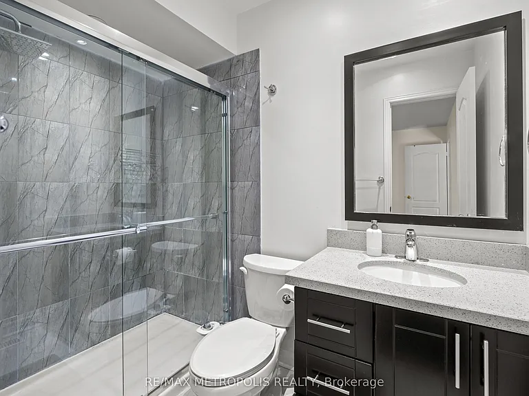 552 Feathergrass Cres #MAIN UPPER — Photo 25