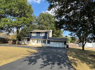612 S Westview Dr, Chanute, KS 66720