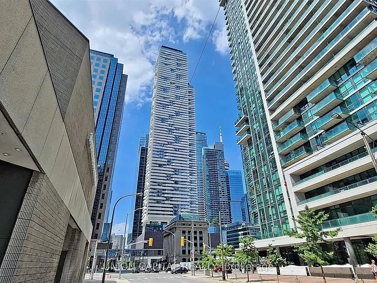 100 Harbour St #4307 — Photo 9