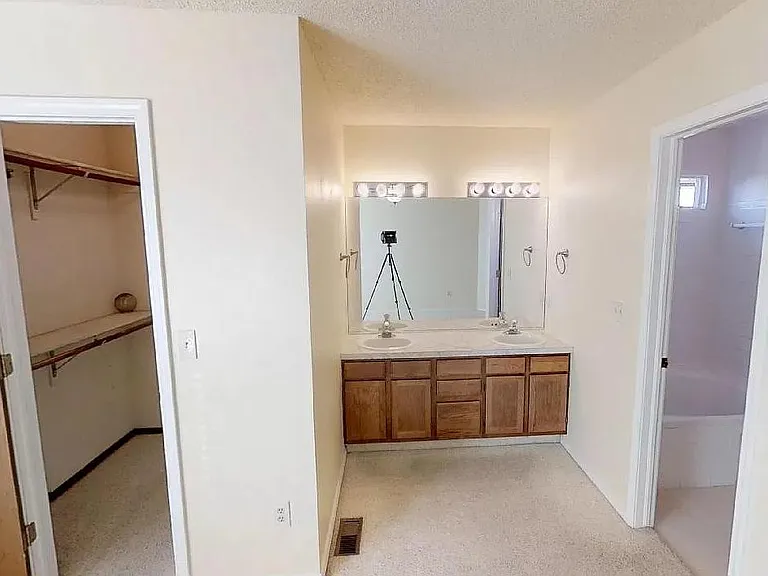 7836 Scarborough Dr — Photo 53