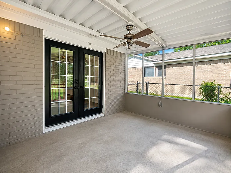 207 W Mink St — Photo 16