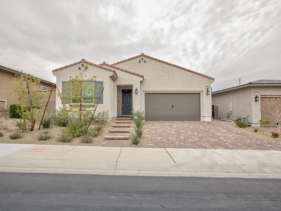 689 Monteverdi Peak St