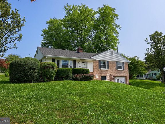 2nd image of 2927 Fleetwood Dr