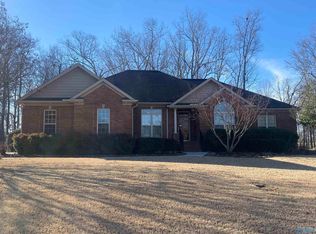 17522 Clearview St, Athens, AL 35611