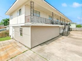 800 W Genie St, Chalmette, LA