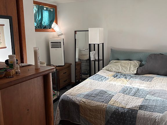 4th image of 5442 N Christiana Ave #1