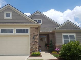273 Prestwick Dr, Broadview Heights, OH 44147