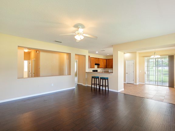 3rd image of 24 Angela Dr