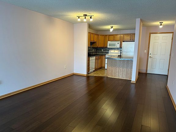 3rd image of 2231 Penn Pl APT 322