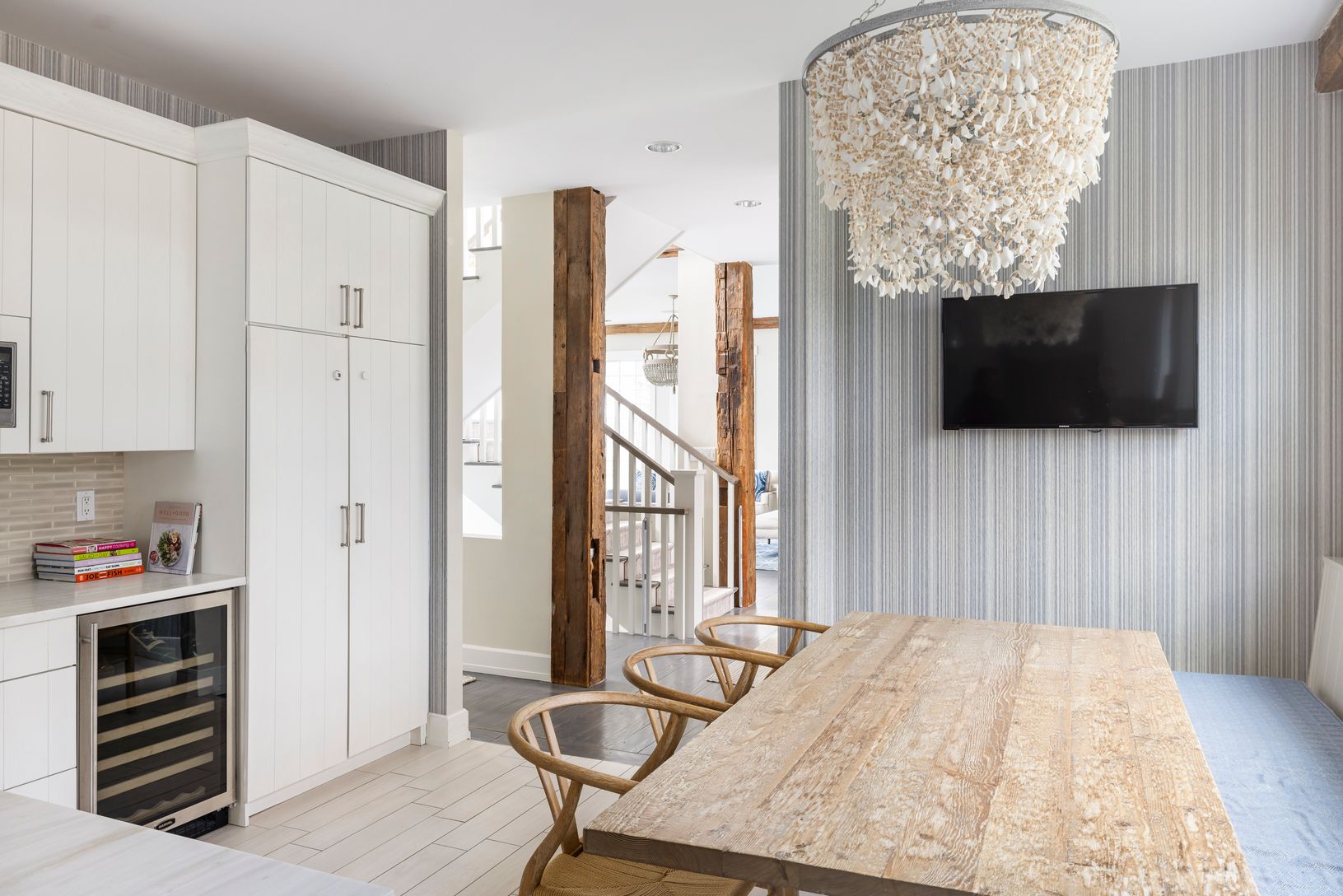  Dine in Breakfast Banquette