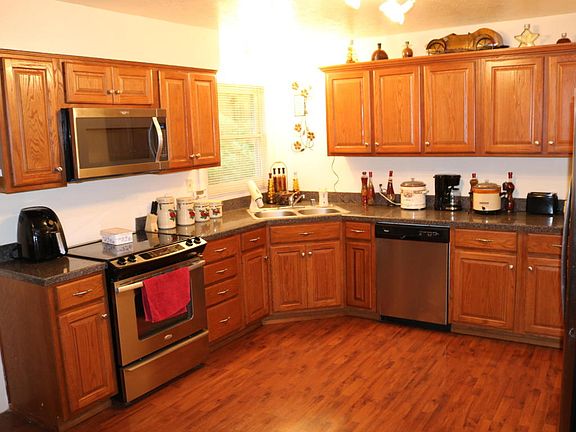 2nd image of 152 E Pioneer Ct