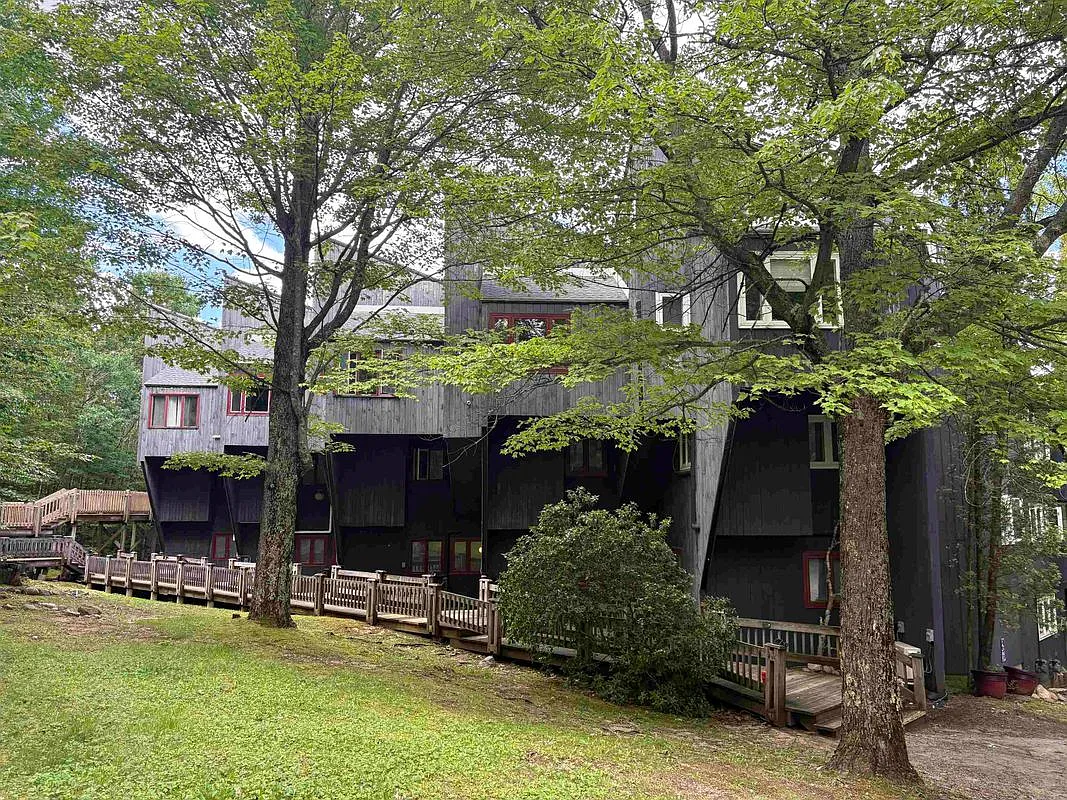 2 bed, 1.0 bath, 990 sqft, $1,700 — Photo 2
