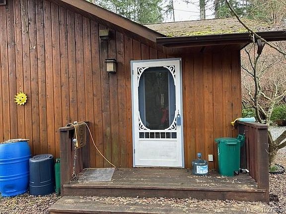 4th image of 3275 South Rd