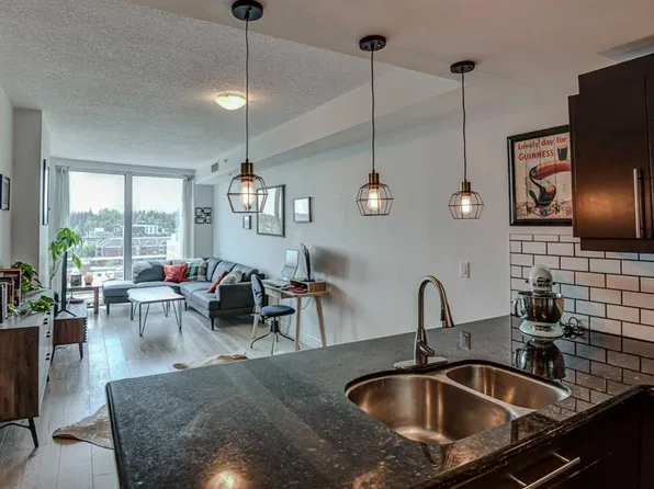 817 E 15th Ave SW #903, Calgary, AB T2R 0H8