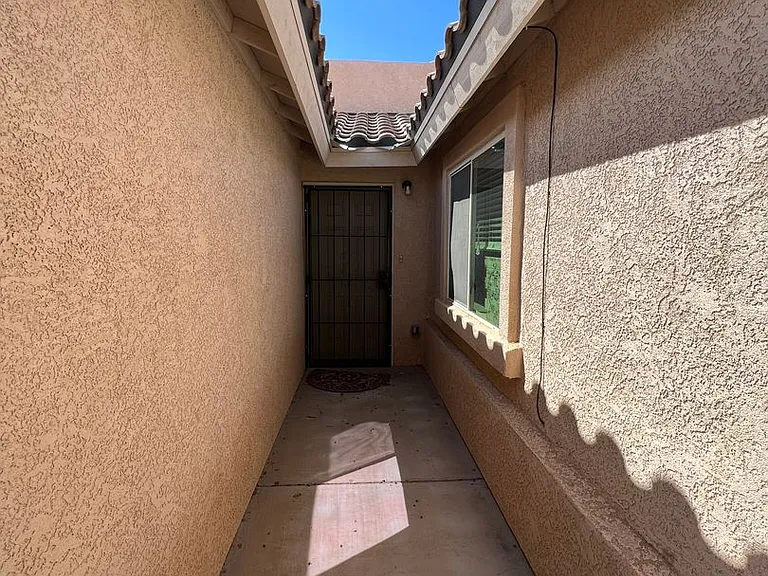 3174 S Robert Way — Photo 2