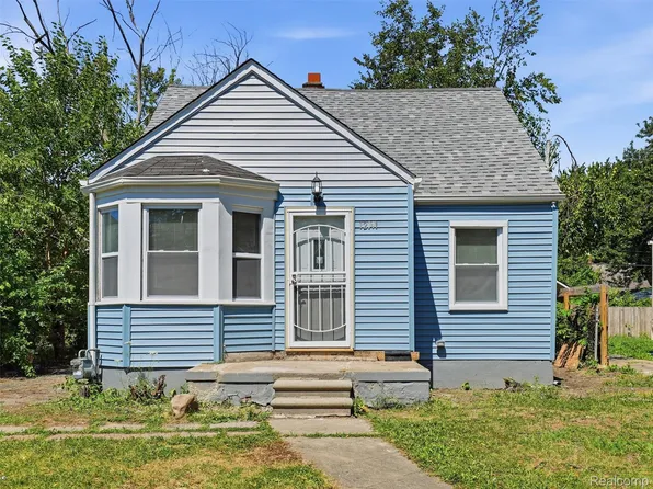 12141 Wayburn St, Detroit, MI 48224