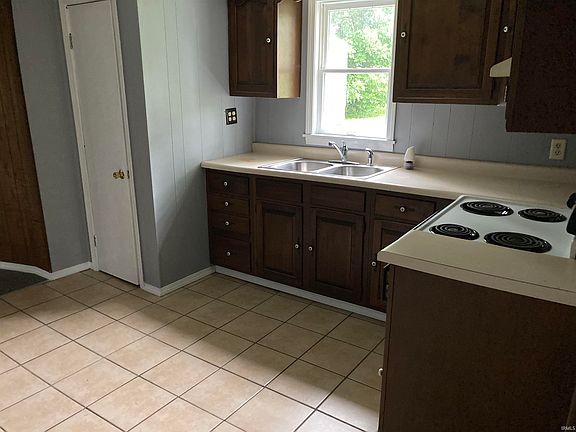 4th image of 523 E Morton St
