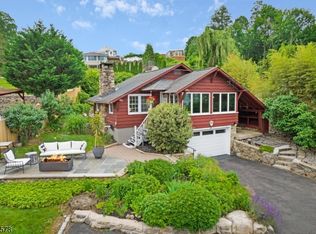 19 E Shore Trl, Sparta, NJ 07871