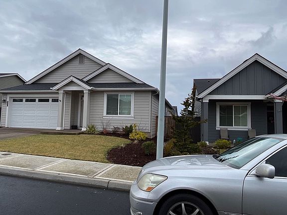 3rd image of 1321 NE Raymond Ln