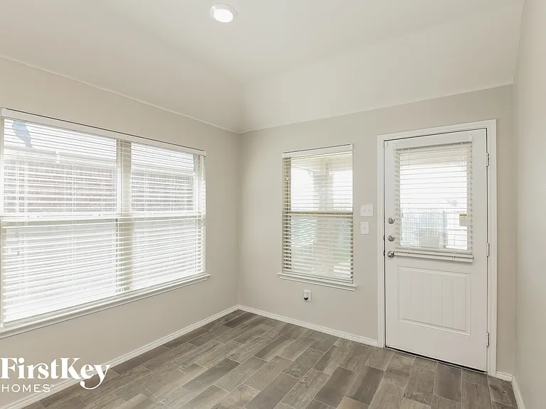 5825 Dew Plant Way — Photo 4