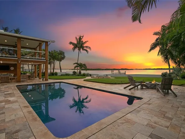 8488 35th Ave N, Saint Petersburg, FL 33710