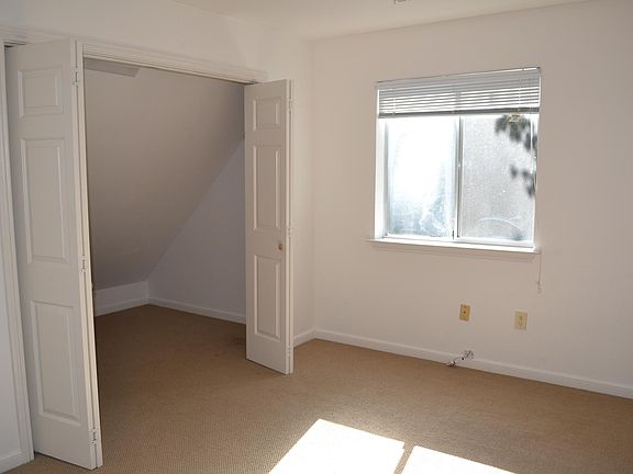 3rd image of 85 Bolinas Ave