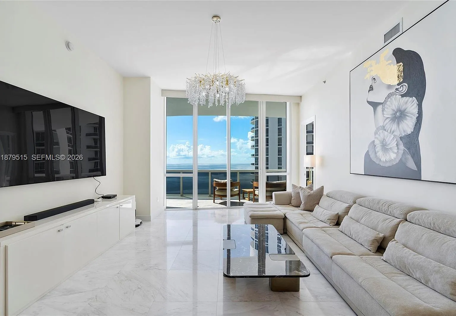 Tdr Tower I Condo — Photo 1