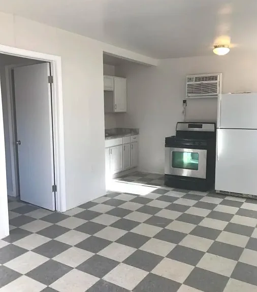 6445 W Maryland Ave — Photo 30