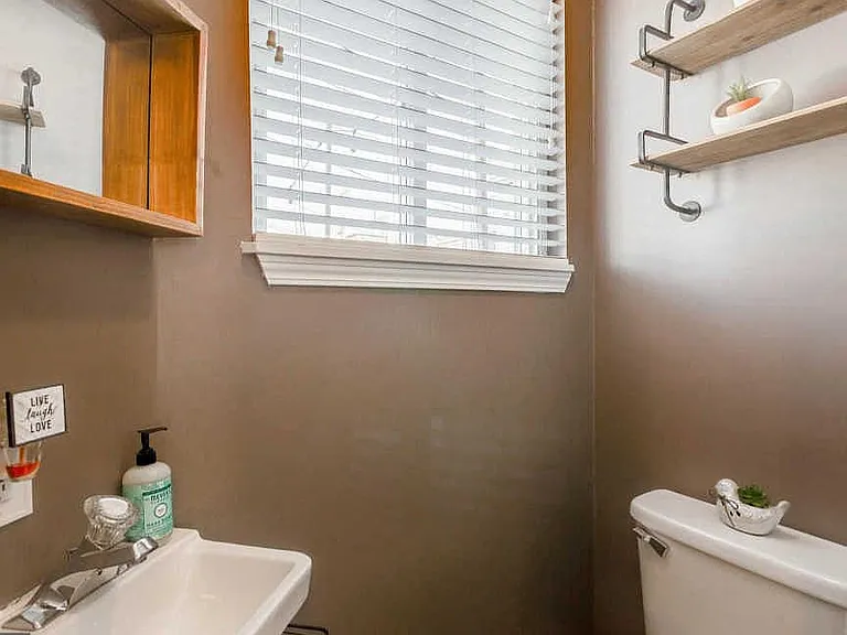 102 E Randall St — Photo 10