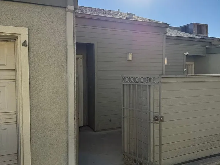 15766 Midwood Dr #4 — Photo 4