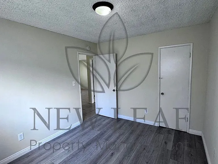 10954 Pipeline Ave — Photo 6