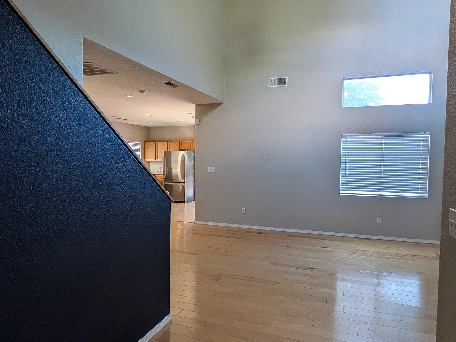 4 bed, 2.5 bath, 2119 sqft, $2,950 — Photo 2