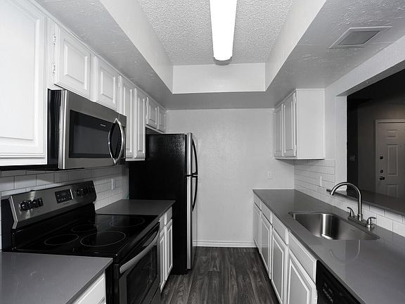 3rd image of 2210 Marsh Ln #93x7v4drb