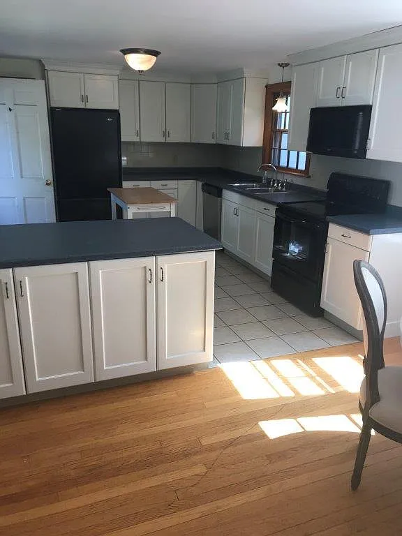 14 Meadowview Rd — Photo 2