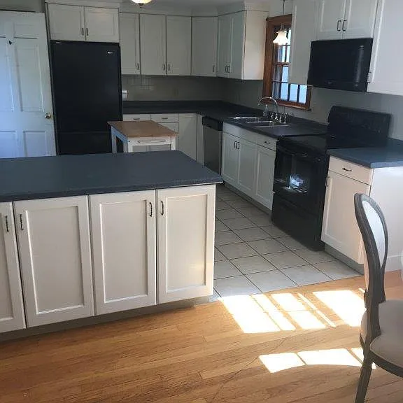 14 Meadowview Rd — Photo 2