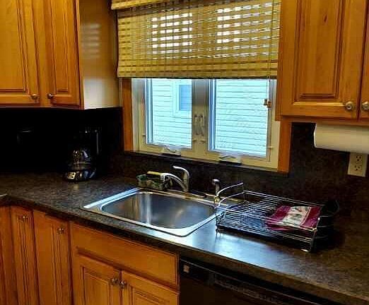 2nd image of 440 Tysens Ln