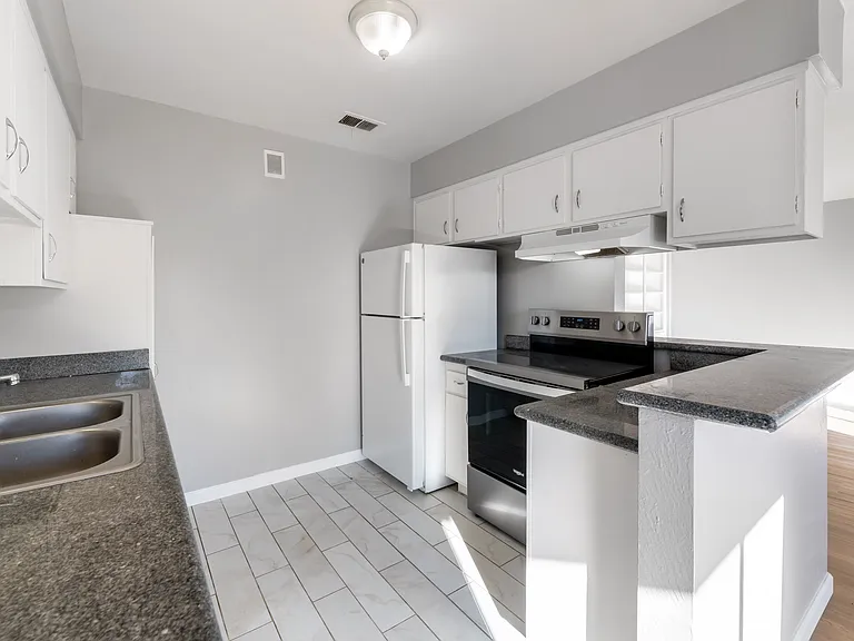 3077 Los Prados St #209 — Photo 11