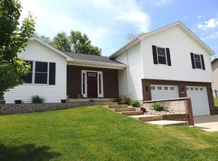 553 33rd Ave N, Clinton, IA 52732