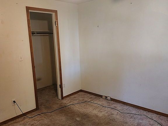 4th image of 2999 N Cribbens Ave