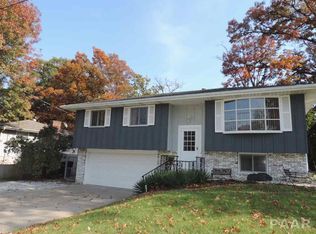 208 Rainbow Dr, Creve Coeur, IL 61610