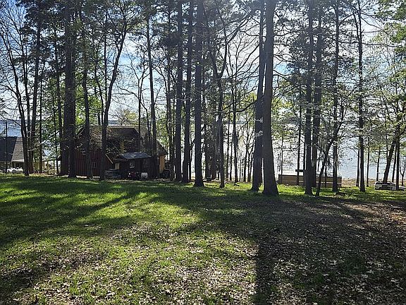 3rd image of 351 Sue St