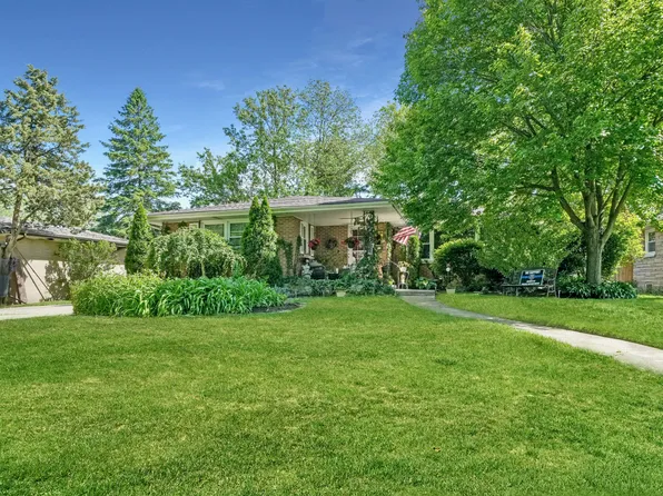 1832 River Dr, Munster, IN 46321