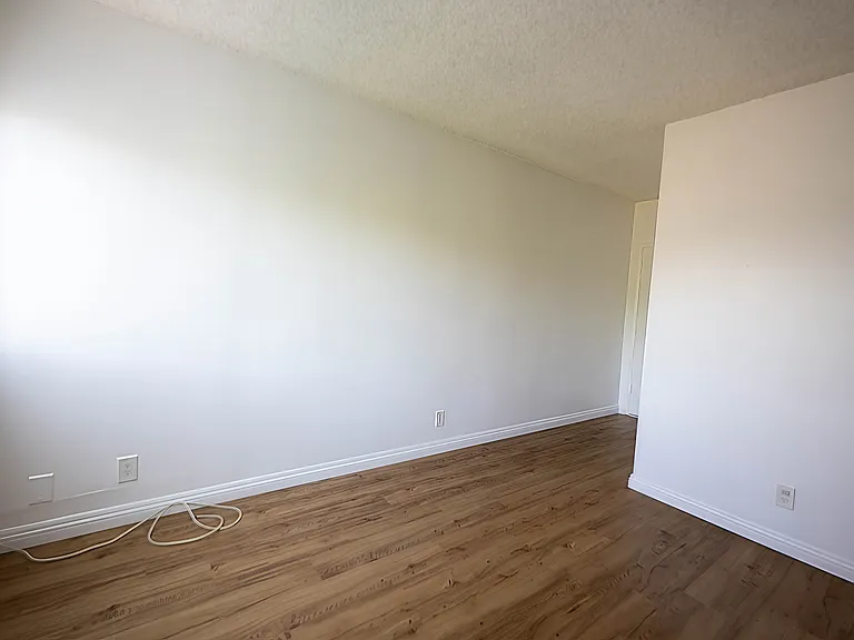 13059 Oxnard St #209 — Photo 20