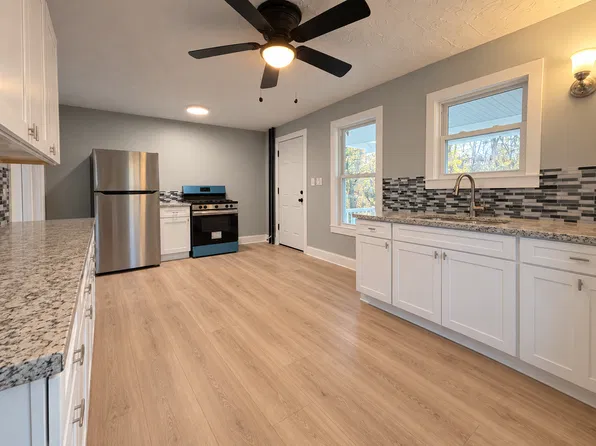 321-323-325 South St #323B, Athol, MA 01331