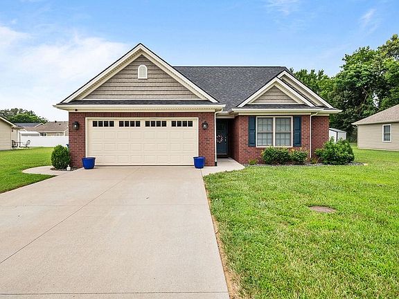 2nd image of 435 Cardinal Dr