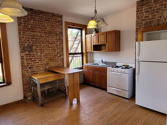 3rd image of 2252 1st Ave #3F